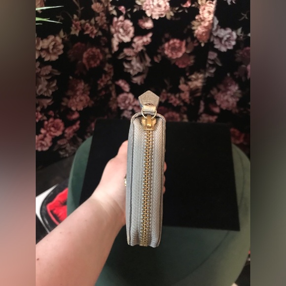 Vivienne Westwood Gray Orb Clutch With Gold Tone Hardware Clutch - Picture 11 of 14